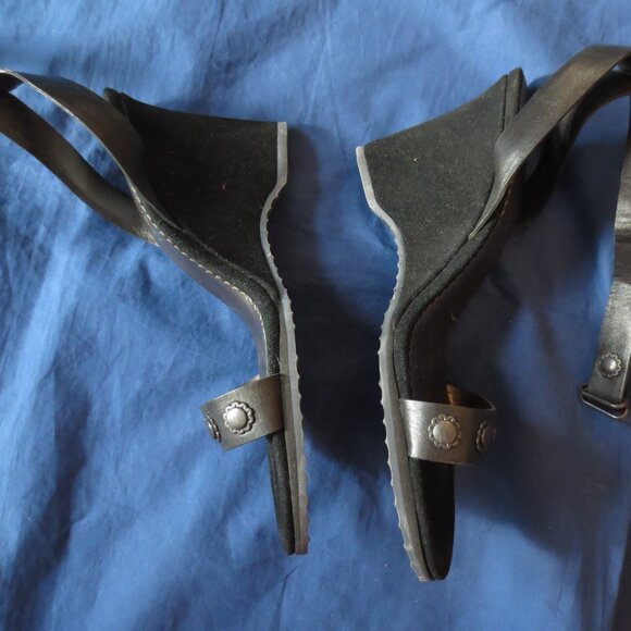 BLACK NINE WEST WEDGE SANDALS-NEW - Picture 2 of 4
